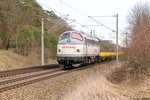 Baureihe 227/487335/v-170-1147-227-007-2-strabag V 170 1147 (227 007-2) STRABAG Rail GmbH mit dem DGV91616 von Wustermark Rbf nach Münster (Westf) Gbf in Nennhausen. 28.03.2016