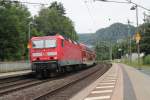 BR 143/394611/br-143-585-8-mit-ihrer-s1 BR 143 585-8 mit ihrer S1 Richtung Schöna hier am 30.06.2014 in Kuhrort Rathen.