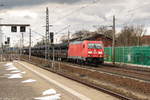 BR 185/603931/185-257-3-db-cargo-mit-einem 185 257-3 DB Cargo mit einem Röhrenzug von Mühlheim nach Mukran in Rathenow. 20.03.2018
