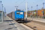 br-185-private/461836/185-520-4-alpha-trains-fuer-cfl 185 520-4 Alpha Trains für CFL Cargo Deutschland GmbH mit einem black-boxX Containerzug in Lübben(Spreewald) und war auf dem Weg nach Guben gewesen. 31.10.2015
