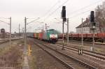 ITL/420751/e-186-245-7-itl---eisenbahngesellschaft E 186 245-7 ITL - Eisenbahngesellschaft mbH mit einem Containerzug in Salzwedel und fuhr in Richtung Uelzen weiter. 14.04.2015
