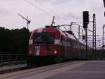 eu445-370-husarz/203185/370-003-kommt-mit-ec-am 370 003 kommt mit EC am 14.06.2012 in Berlin Hbf an.